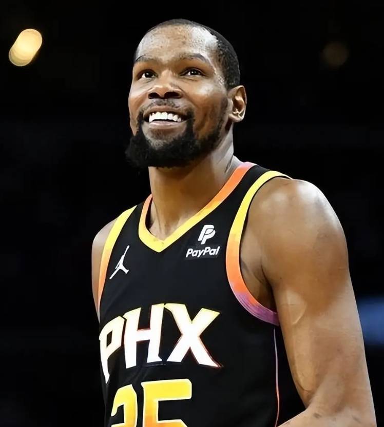 关于杜兰特迎来七赛季出色发挥，澳大利亚队观众热烈欢呼！的信息