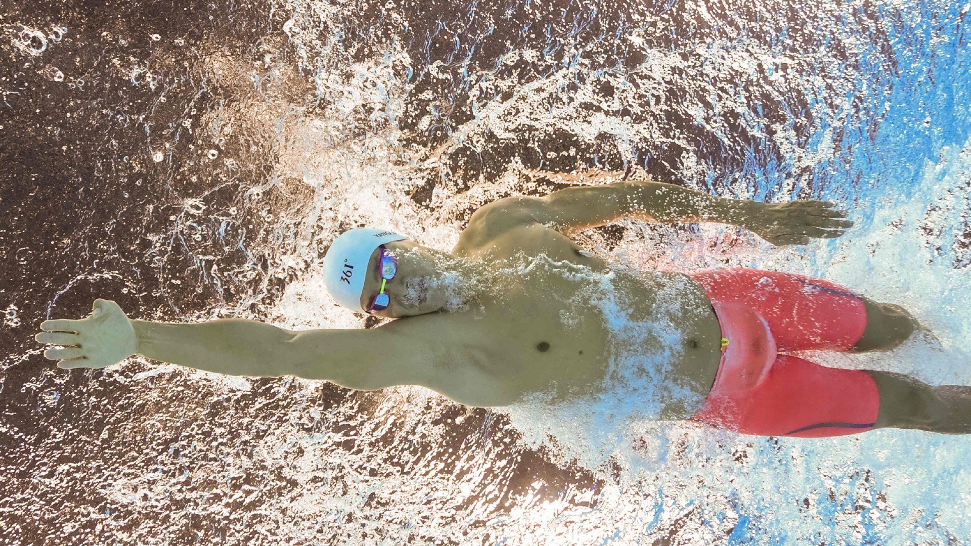 内马尔意外战胜澳大利亚队，比赛规则变更引爆全场！气势如虹延续